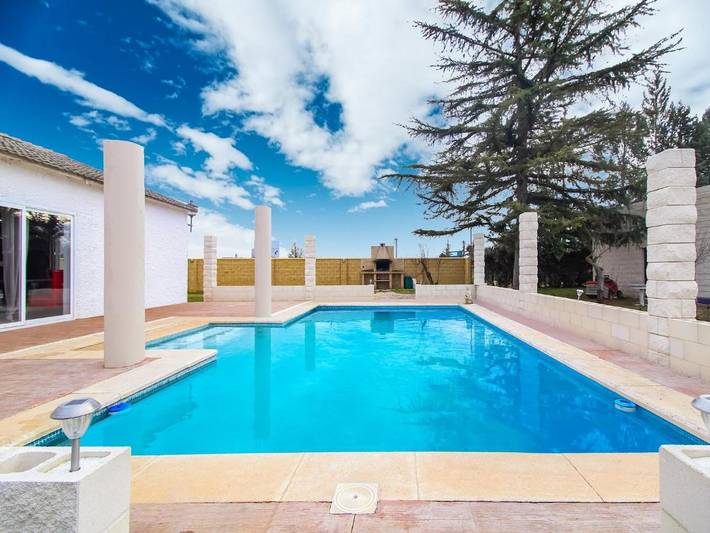 Chalet para 14 personas, con Jardín y Piscina en Provincia de Palencia
