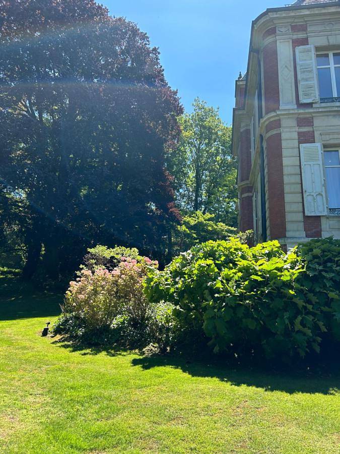 Chambre d’hôte pour 11 personnes, avec Balcon et Terrasse ainsi que Jardin et Vue à Mulhouse - 4