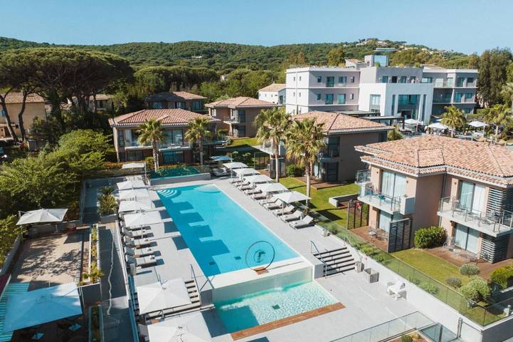 Hôtel pour 2 personnes, avec piscine ainsi que sauna et jardin