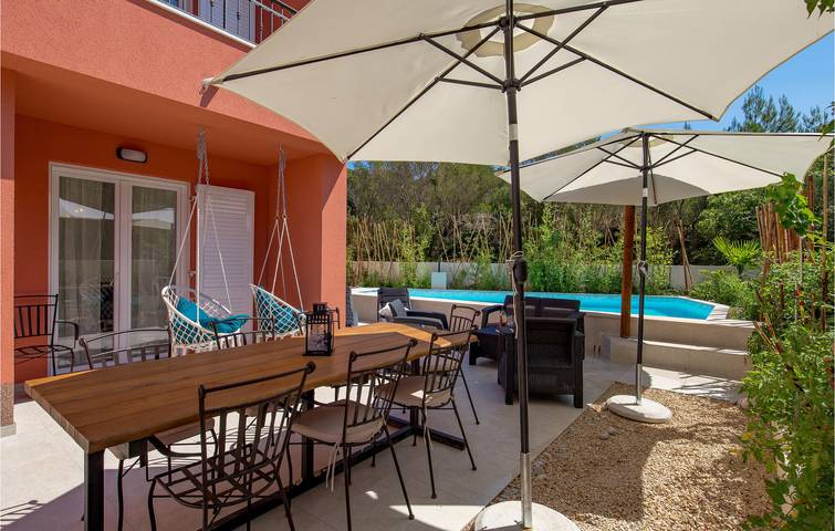 Ferienhaus für 6 Personen, mit Garten und Pool sowie Terrasse auf Cres - 2