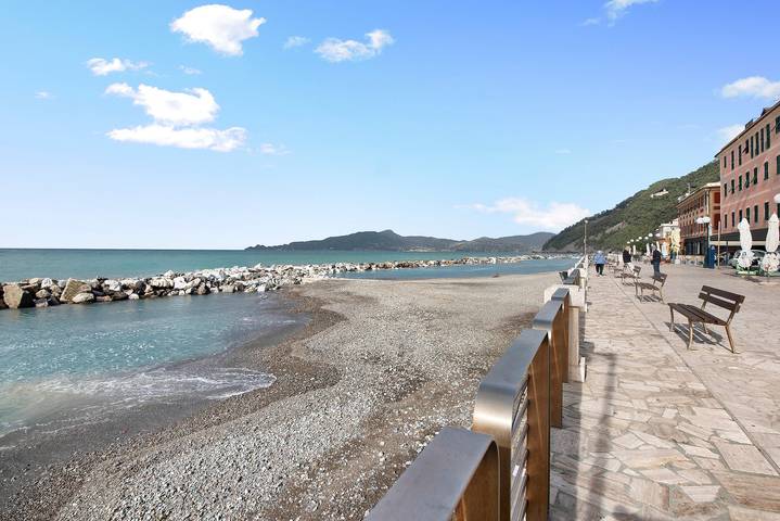 Appartement entier, Appartement près de la mer avec vue sur la mer & Wi-Fi in Chiavari, Riviera di Levante
