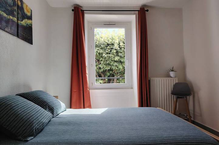 Apartamento entero, Le Triozon – Cozy Two-Bedroom Apartment – Sleeps 2 to 4 – 2 minutes from the train station in Issoire, Parque Natural Regional Livradois-Forez
