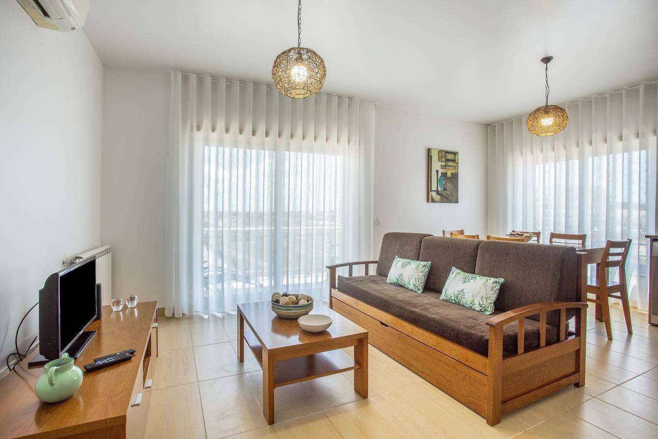 Apartamento inteiro, Apartamento 'Campo Mar - T1 com Piscina' com Vista Mar, Wi-Fi e Ar Condicionado in Praia de São Martinho do Porto, São Martinho do Porto