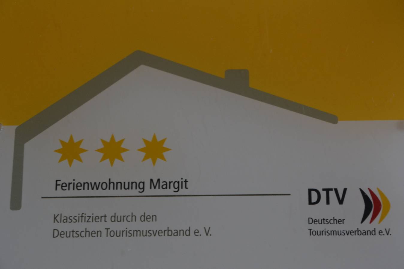 Ferienwohnung Margit - Großzügige 3 Sterne-Ferienwohnung mit großem Balkon und Gartenblick in Deiningen, Bayerisch Schwaben