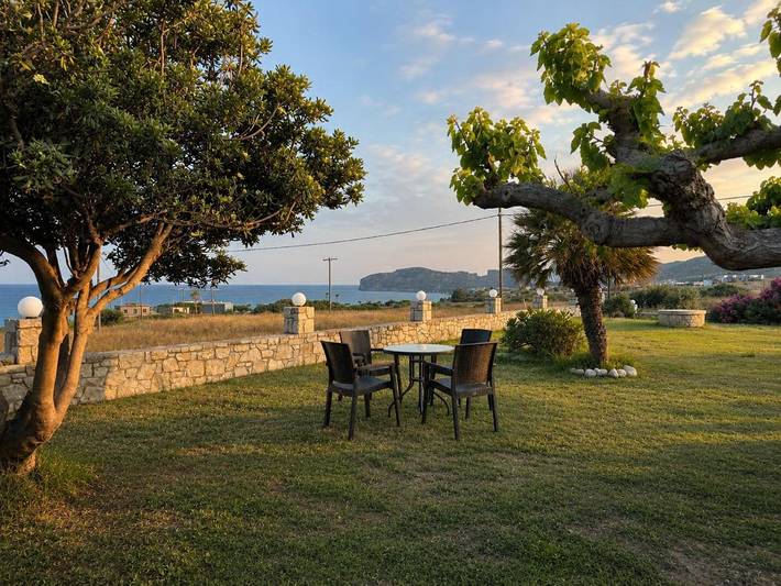 Gîte pour 2 personnes, avec Balcon et Terrasse ainsi que Jardin et Vue dans Falasarna - 3