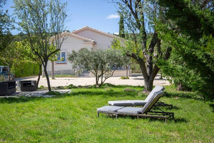 Maison de vacances pour 6 personnes, avec Jacuzzi et Terrasse ainsi que Jardin et Vue