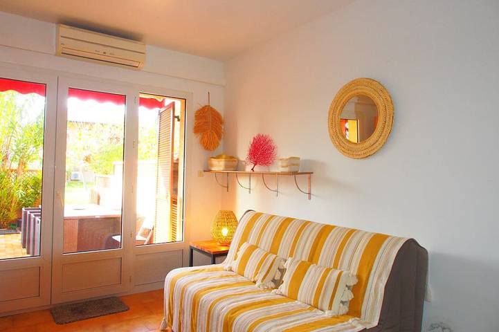 Gîte pour 4 personnes, avec jardin et terrasse dans Plage de Lava - 4