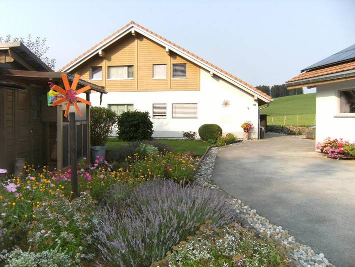 Maison d’hôte pour 3 personnes, avec jardin et terrasse dans Canton de Neuchâtel - 2