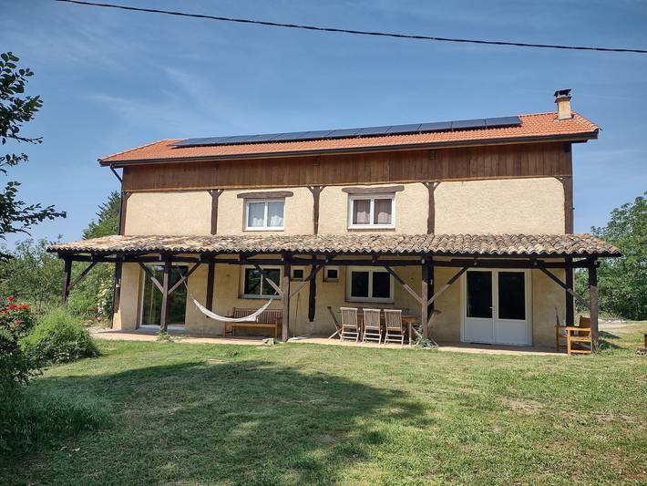 Gîte pour 10 personnes, avec piscine, adapté aux familles