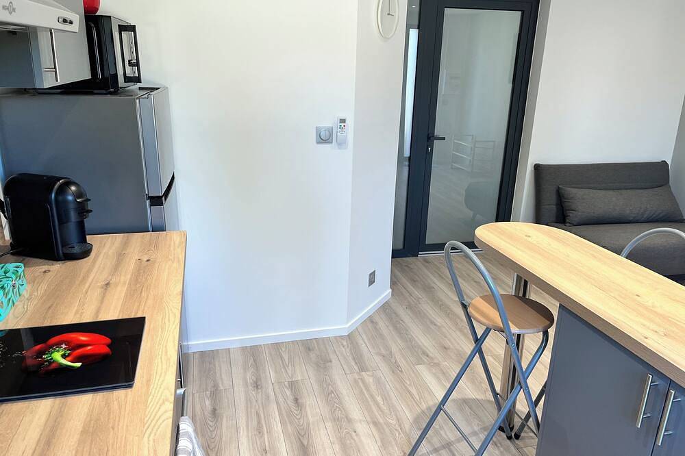 Entire apartment, Cosy, modern apartment in Manduel, Nimes region