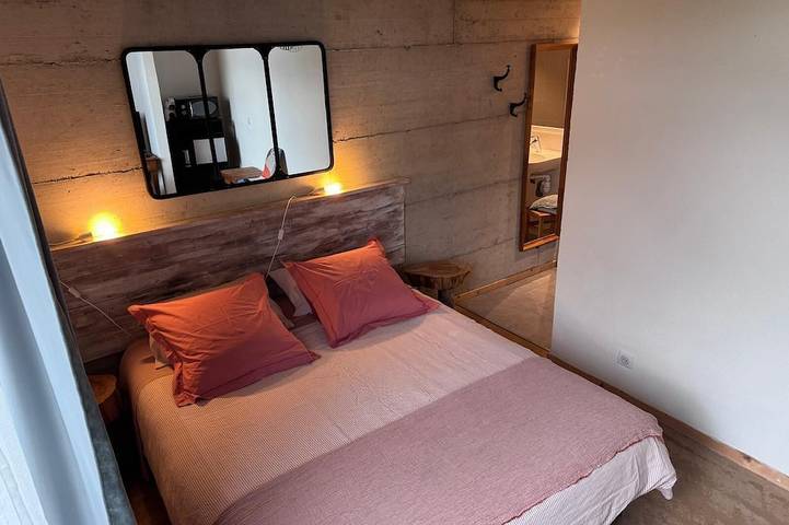 Appartement entier, Chambre double in Orcines, Parc naturel régional des Volcans d'Auvergne