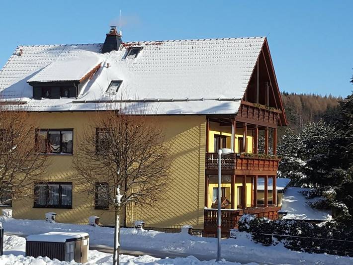 Ferienwohnung für 6 Personen, mit Balkon und Terrasse sowie Garten in Friedrichroda - 2