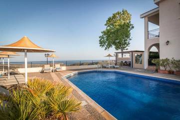 Cottage pour 2 personnes, avec piscine et jardin dans Πισσούρι