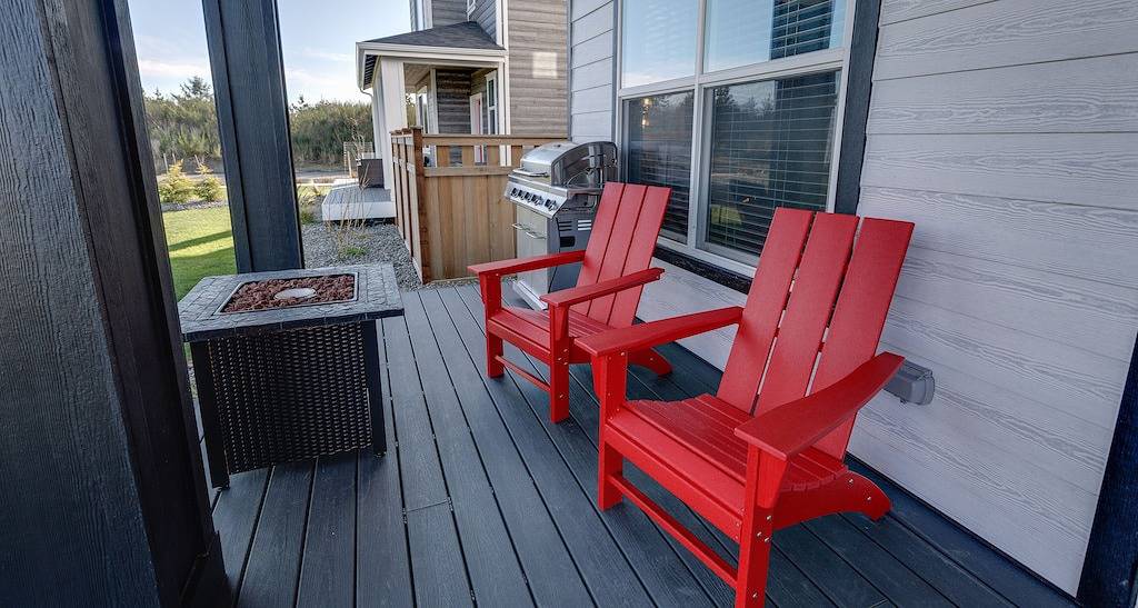 Sunset Beach Manor - Oyhut Bay Seaside Village in Ocean Shores, Grays Harbor County