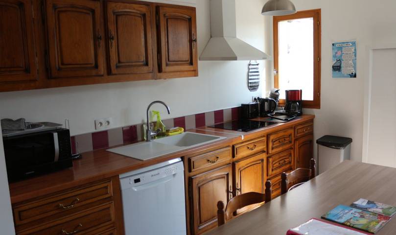 Gîte pour 7 personnes, avec jardin et jacuzzi ainsi que piscine et terrasse à Vierville-sur-Mer - 4