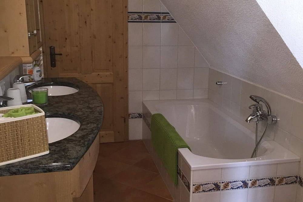 4* Wellnessalmhaus auf 1050m Seehöhe in Gemeinde Kloster, Steirerland