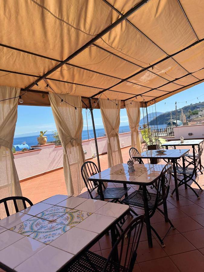 Maison d’hôte pour 2 personnes, avec terrasse, animaux acceptés à Lipari - 3