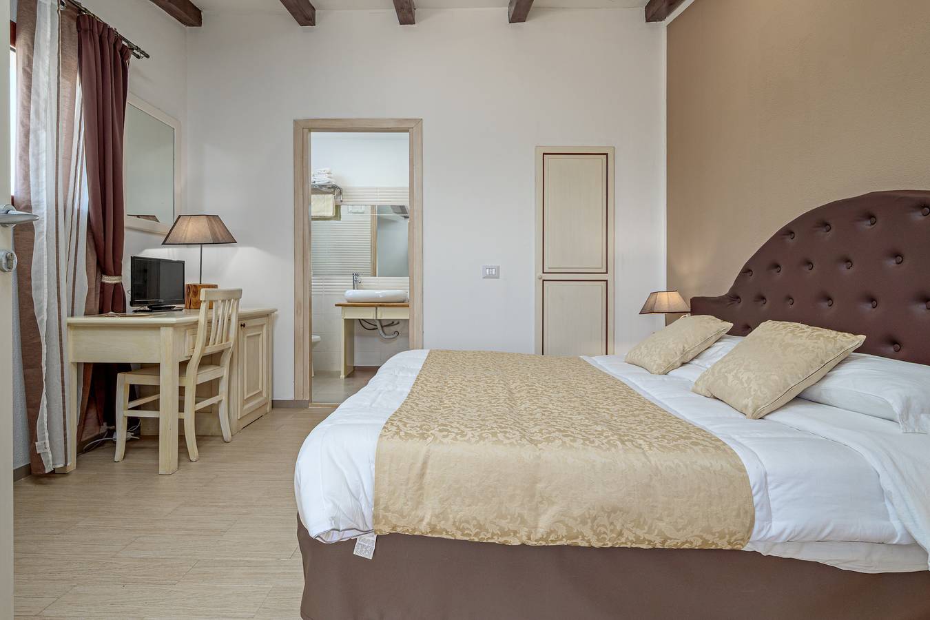 Room 'Tramonto' with Mountain View, Wi-Fi and Air Conditioning in Arzachena, Costa Smeralda