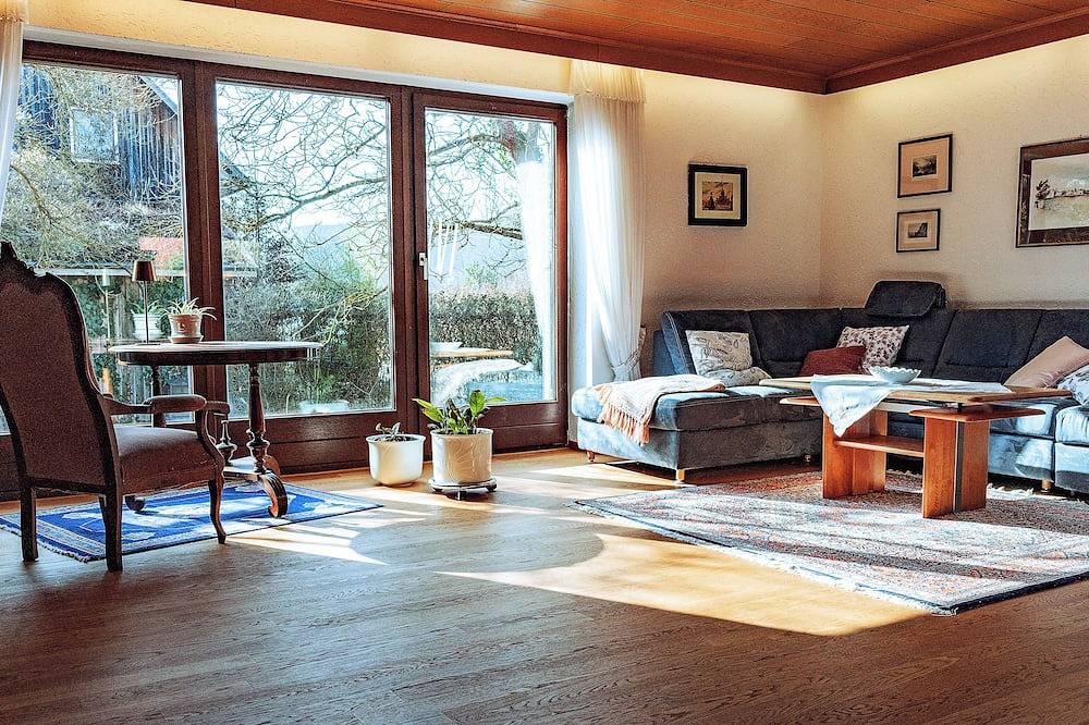 Ganze Wohnung, Ferienwohnung im idyllischen Matting an der Donau. in Pentling, Ostbayern