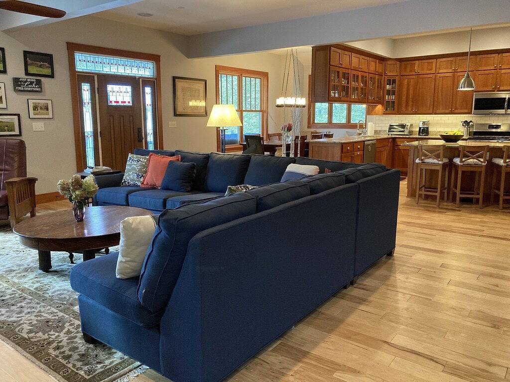 Silbernes Seeufer-Haus in Wyoming County