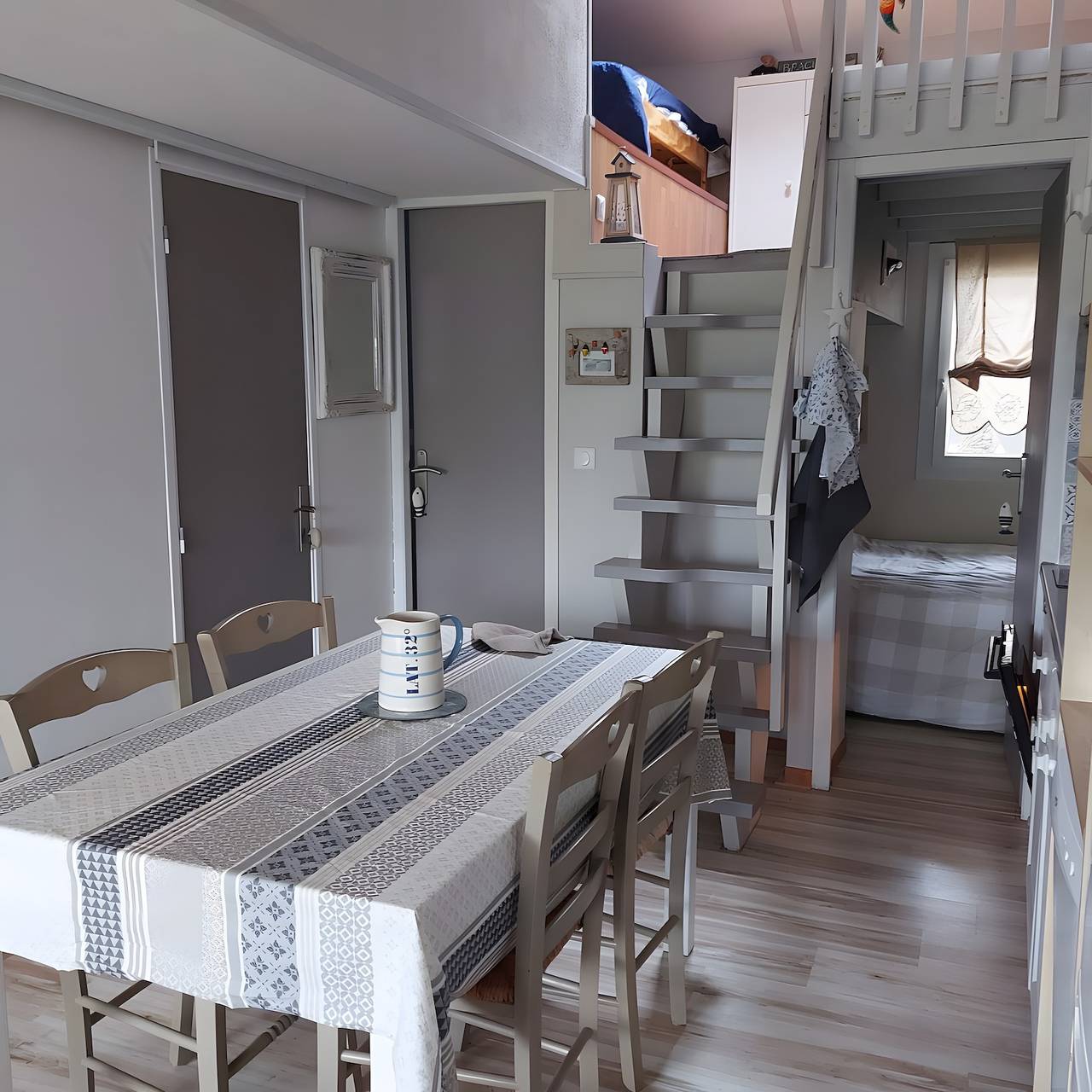 Ferienhaus „Petite Villa am Meer“ mit privater Terrasse und Garten in Soulac-sur-Mer, Lesparre-Médoc und Umgebung