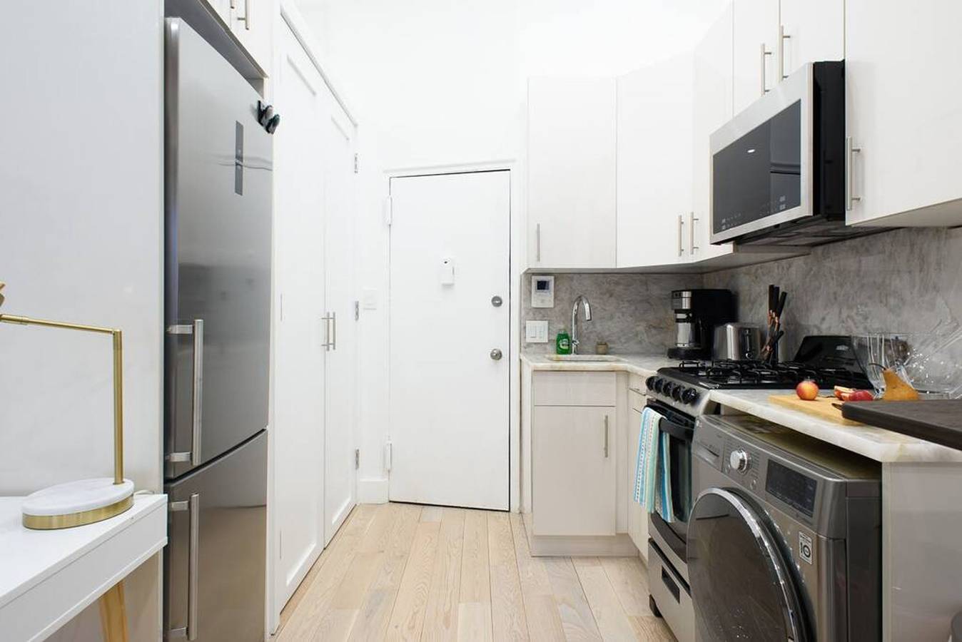 Entire apartment, 62-2B  New Studio Prime Ues W D in unit in Manhattan, New York City