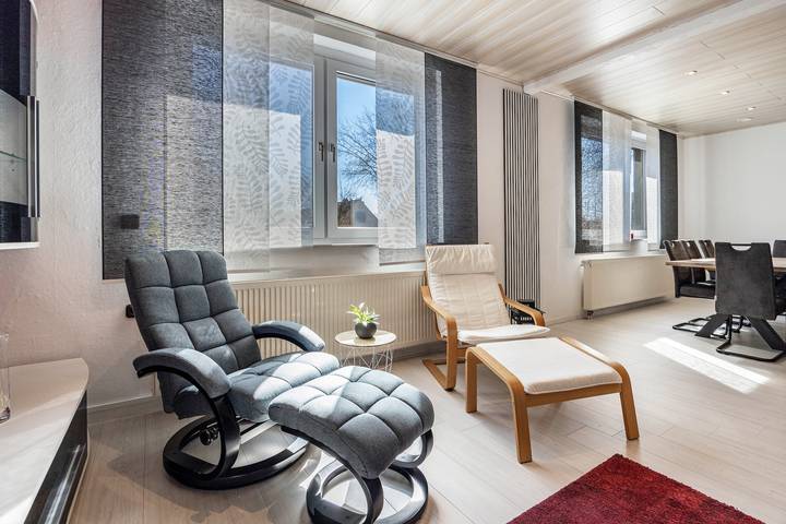 Hel lägenhet, Apartment 'Messe-und-Ferien-Wohnung' with Wi-Fi in Seelze, Region Hannover
