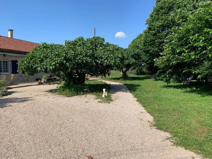 Location de vacances pour 4 personnes, avec vue ainsi que terrasse et jardin à Caylus - 4