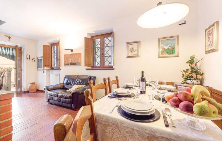 Retraite au bord de la rivière avec lit pour bébé, WiFi, piscine et jardin in Camaiore, Riviera Italienne