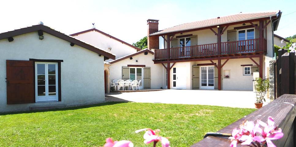 Gîte pour 10 personnes, avec balcon dans Rhône - 2