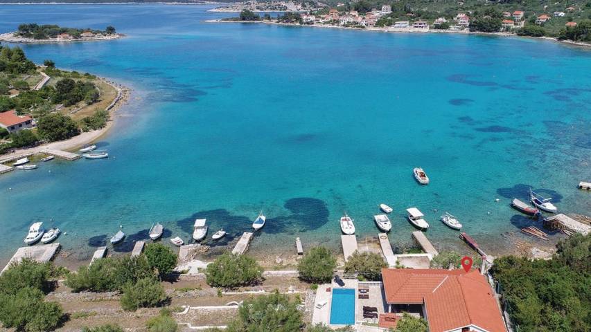 Maison de vacances pour 4 personnes, avec jardin en Dalmatie