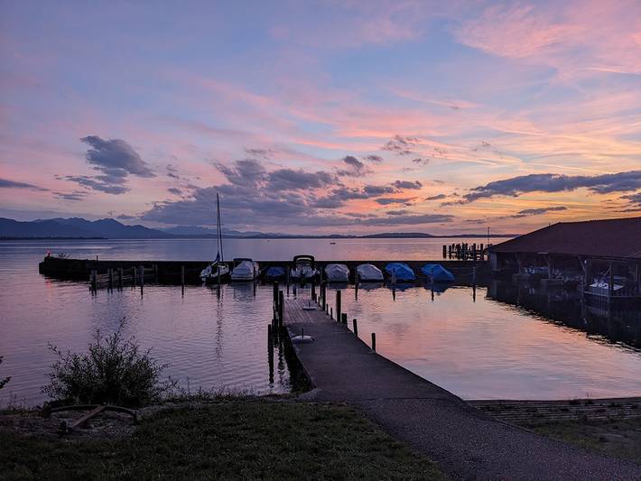 Ganze Ferienwohnung, Ferienwohnungen Thomafischer - Ferienwohnung (C) mit kombiniertem Wohn-Schlafraum und Balkon für 1-2 Personen in Chieming, Chiemsee