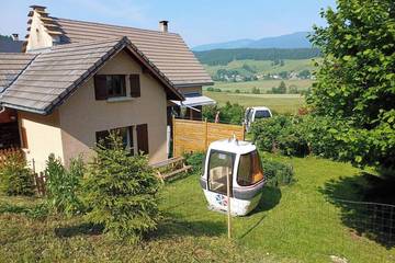 Gîte pour 3 personnes, avec jardin à Méaudre