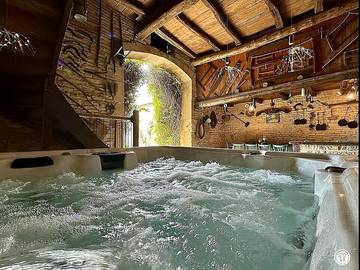 Gîte pour 5 personnes, avec jardin ainsi que terrasse et jacuzzi, animaux acceptés dans Côte-d'Or