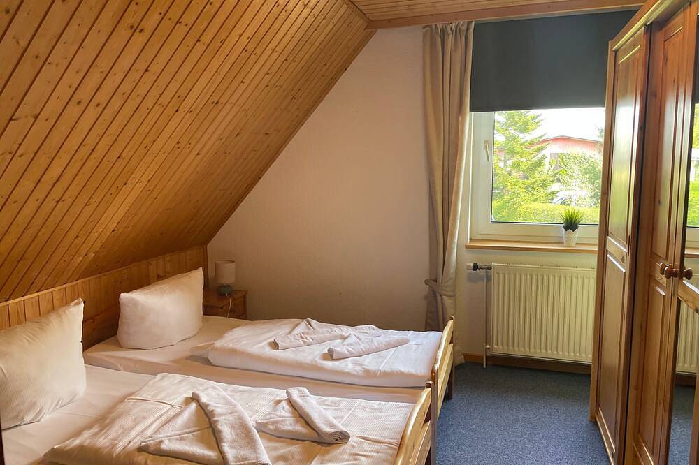 Ganze Wohnung, Hagen -  Landferienhaus Sonnenblume / Asm - Fh Sonnenblume - Fewo groß in Hagen Auf Rügen, Lohme