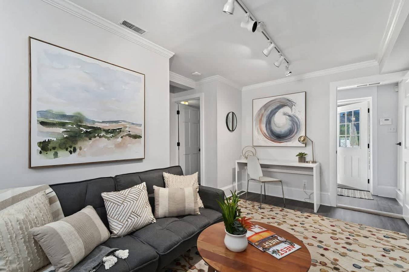 Ganze Wohnung, Modern 1Br w Workspace Walk to Shops Parks in Blue Ridge Parkway, Asheville