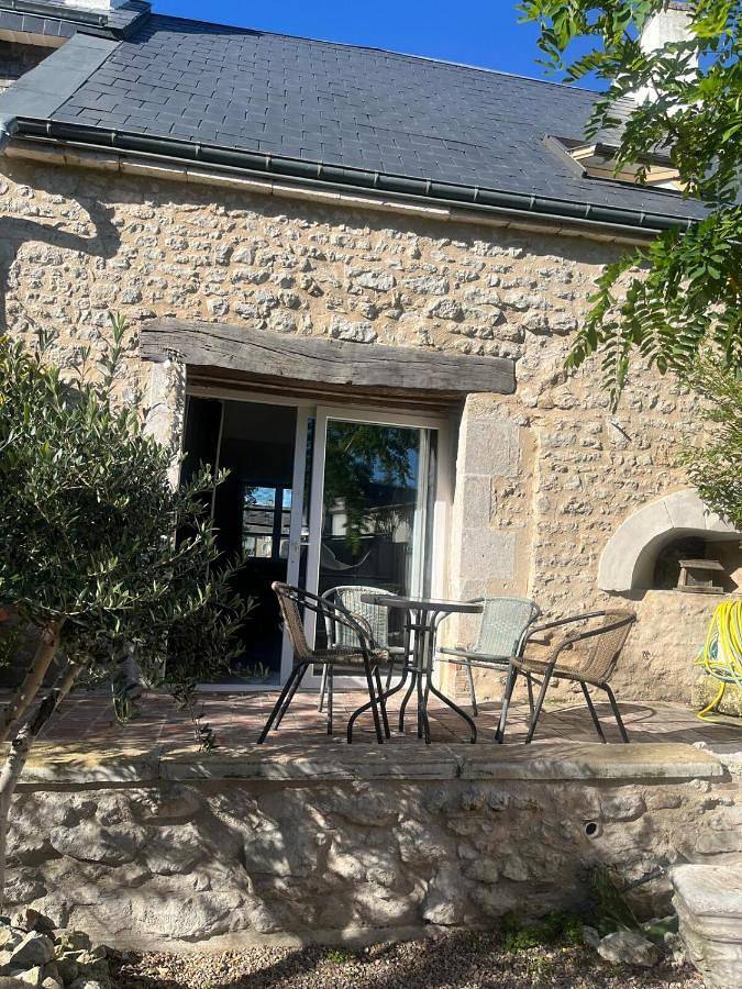 Gîte pour 6 personnes, avec piscine ainsi que jacuzzi et terrasse, animaux acceptés dans Villampuy