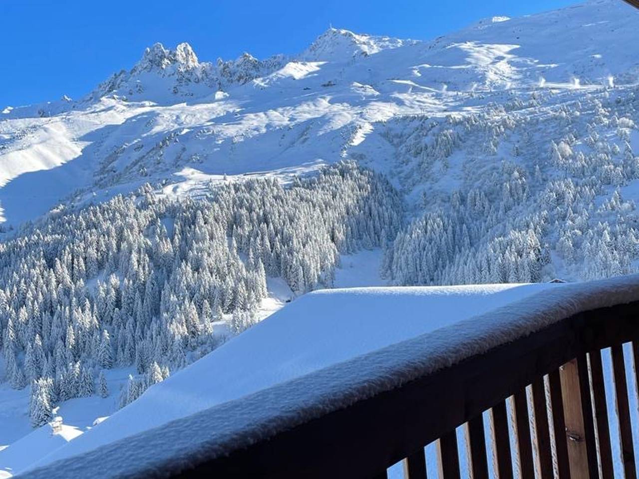 Entire apartment, Luxurious Apartment with Balcony, Near Slopes, Concierge Service, Family-Friendly in Méribel-Mottaret, Les Allues