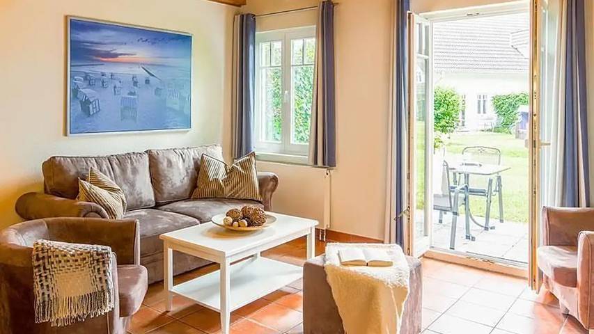 Ferienhaus für 6 Personen, mit Terrasse und Garten in Nienhagen