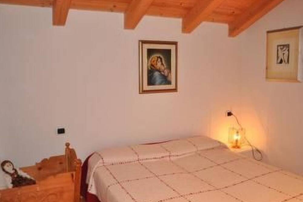 Appartamento intero, Elegantes und geräumiges Dachgeschosszimmer in den Dolomiten in Mezzano, Dolomiti di Fiemme