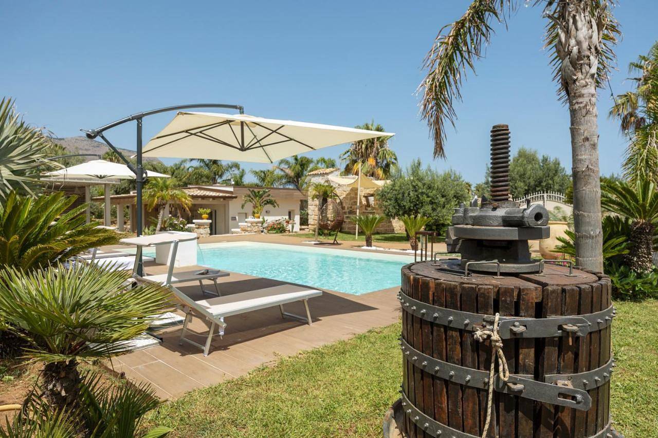 14th Oasis Family Room In Villa With Pool Near Palermo in Villagrazia di Carini, Carini