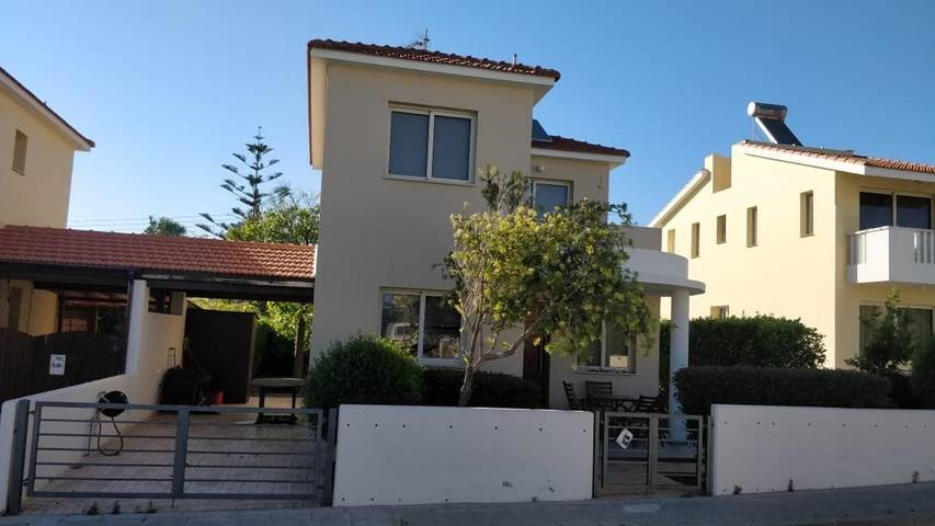 Villa for 5 people, with Terrace and Garden as well as Pool in Larnaca District