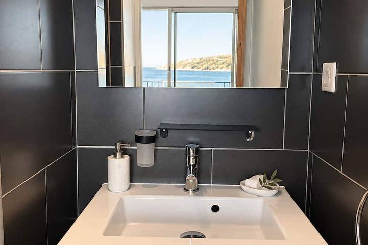 Appartamento intero, Nuovo appartamento con una magnifica vista sulla spiaggia di Roya in Saint-Florent, Calvi e dintorni
