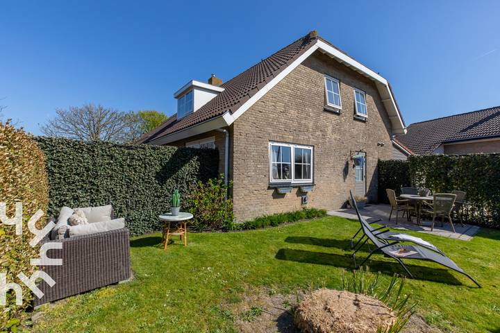 Ferienhaus für 2 Personen, mit Terrasse und Garten sowie Sauna in Zoutelande