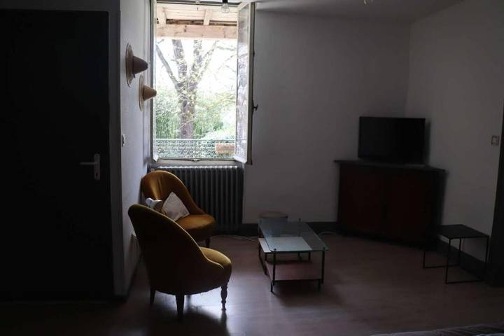 Appartement de vacances pour 3 personnes, avec Balcon ainsi que Terrasse et Vue à Caussade