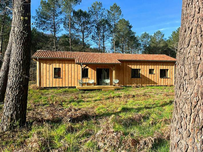 Location de vacances pour 7 personnes, avec terrasse et jardin, adapté aux familles à Saint-Paul-en-Born