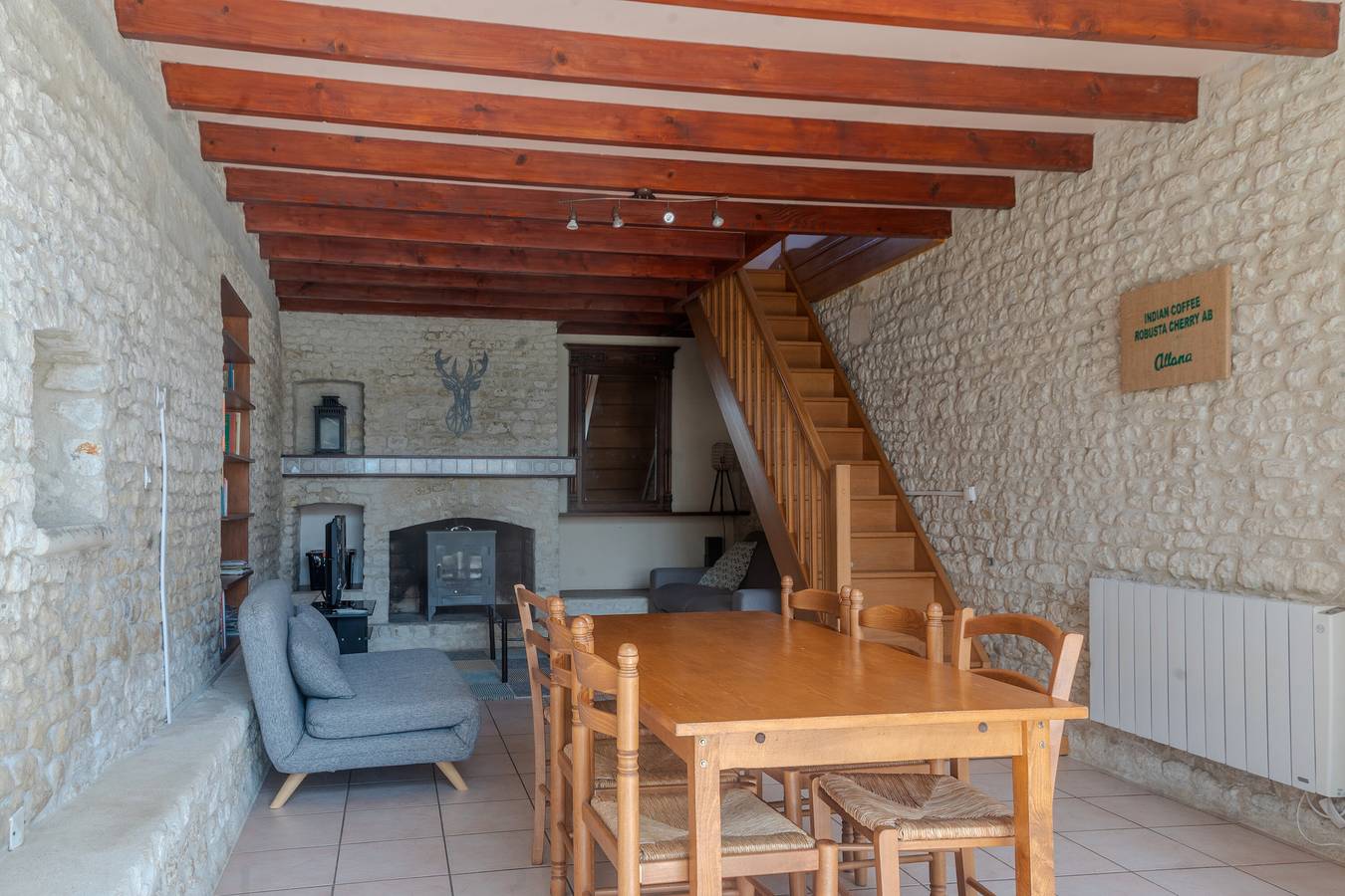 Maison 'Les Roses De Jonzac' avec piscine privée, terrasse privée et Wi-Fi in Mortiers, Région de Jonzac