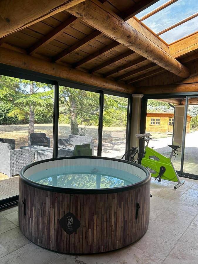 Location de vacances pour 6 personnes, avec jardin et vue à Lagnes - 2