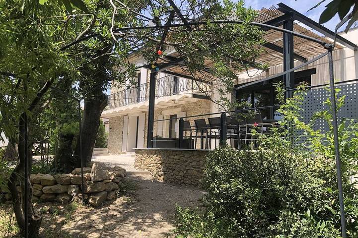 Gîte pour 12 personnes, avec piscine et jardin à Saint-Hilaire-de-Brethmas