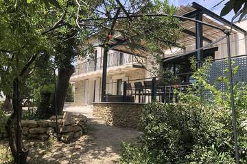 Agriturismo pour 12 personnes, avec piscine et jardin à Saint-Hilaire-de-Brethmas
